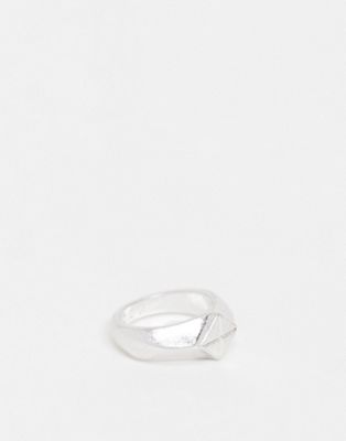 фото Серебристое кольцо-печатка с отделкой в форме ромба icon brand-серебристый