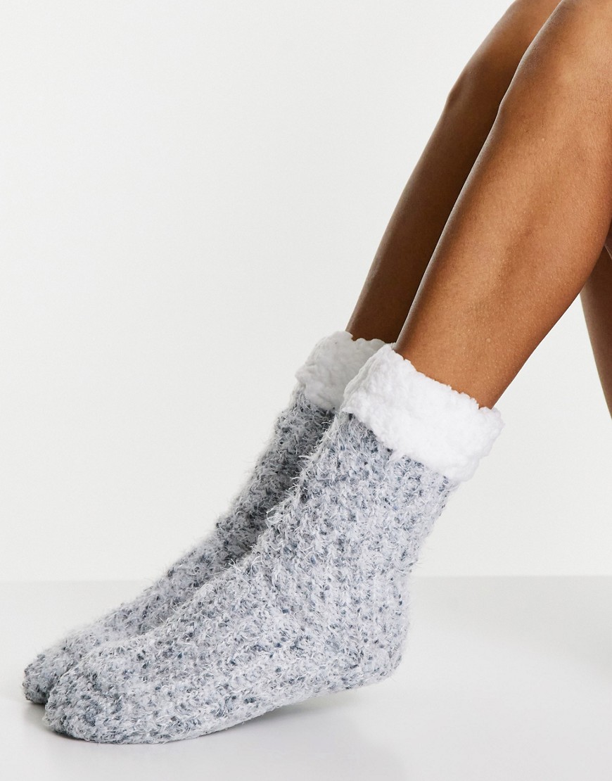 фото Серебристые вязаные носки с отделкой из искусственного меха loungeable-серый