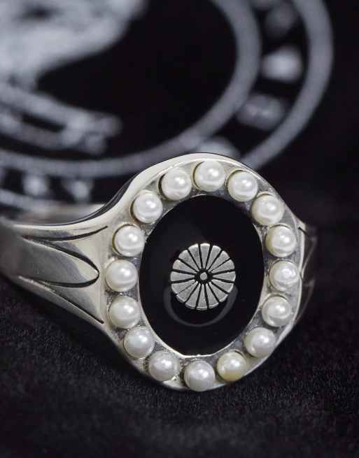 Serge DeNimes – Ring i sterlingsilver med gravering och pärldetaljer, 4 av 4