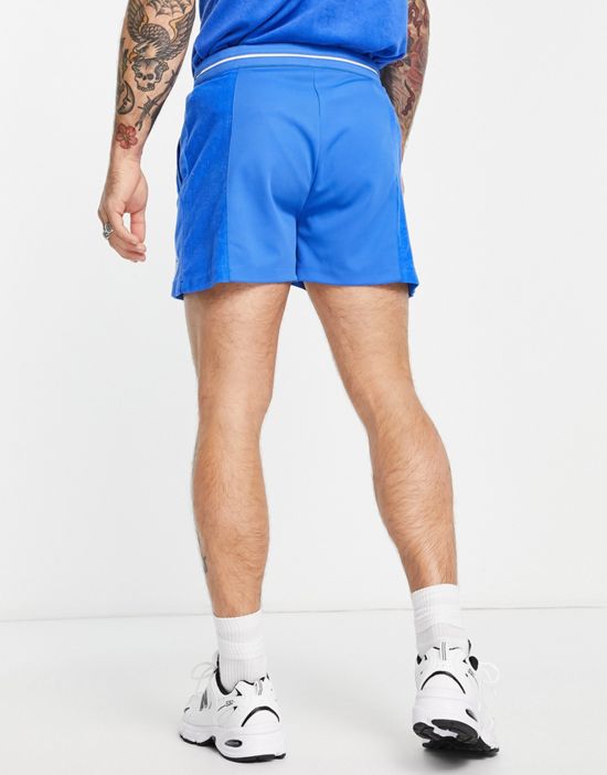 https://images.asos-media.com/products/sergio-tacchini-logo-shorts-in-blue/202698027-2?$n_550w$&wid=550&fit=constrain