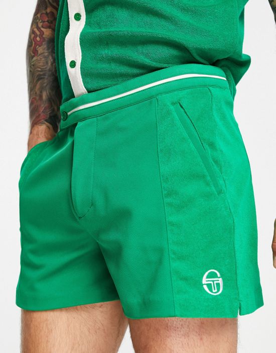 https://images.asos-media.com/products/sergio-tacchini-logo-shorts-in-green/202697978-1-green?$n_550w$&wid=550&fit=constrain