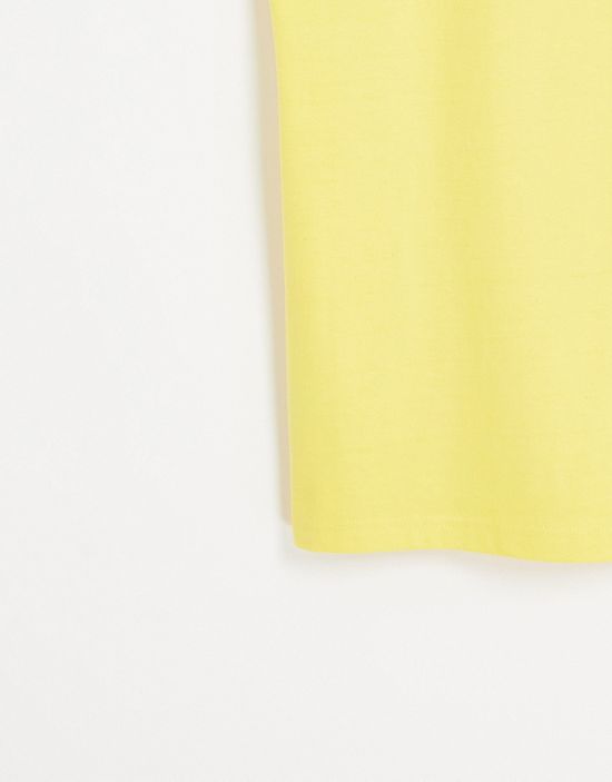 https://images.asos-media.com/products/sergio-tacchini-striped-logo-t-shirt-in-yellow/202698065-4?$n_550w$&wid=550&fit=constrain