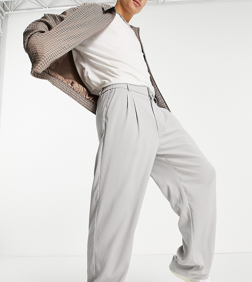 фото Серые брюки прямого кроя с карманами в стиле карго collusion-серый