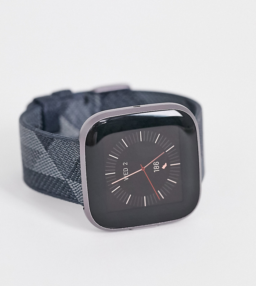 фото Серые смарт-часы fitbit versa 2 special edition-серый