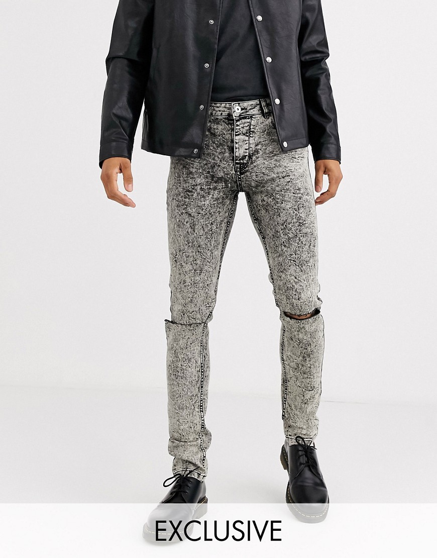 фото Серые супероблегающие джинсы с рваной отделкой heart & dagger-серый