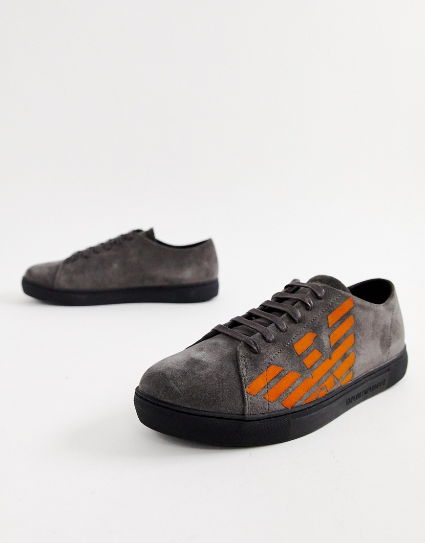 фото Серые замшевые кроссовки с контрастным логотипом emporio armani-серый