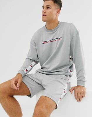 фото Серый меланжевый свитшот с круглым вырезом и фирменной лентой tommy sports