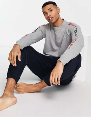 Одежда в стиле casual  Asos Серый свитшот для дома с принтами на рукавах Tommy Hilfiger