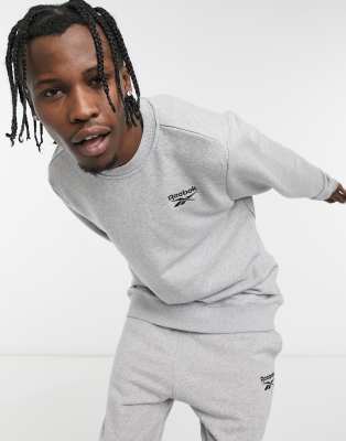 Худи и свитшоты Серый свитшот с маленьким логотипом Reebok Classics