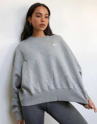 Одежда в стиле casual Серый свитшот в стиле oversized с маленьким логотипом-галочкой Nike