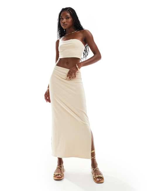 Set blanco y beis piedra de falda larga recta y top palabra de honor con diseño liso reversible de ASOS DESIGN (parte de un conjunto)