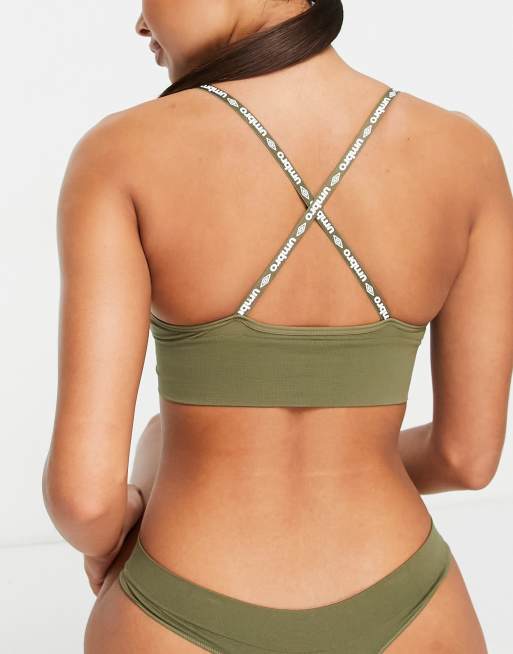 Set caqui de sujetador y tanga sin costuras Lucy de Umbro, 4 de 4