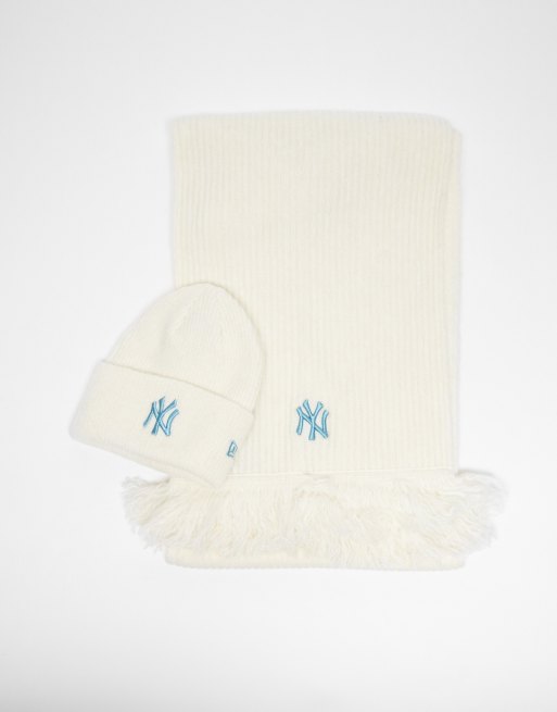 Set color crema de gorro y bufanda con logo de los NY Yankees de punto de New Era