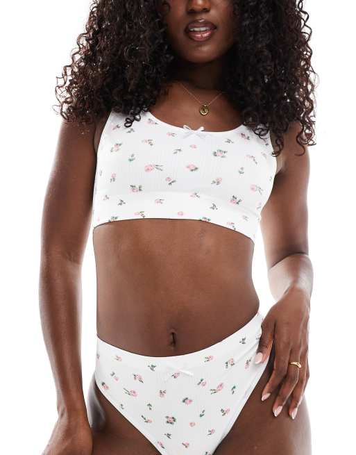 Set de braguitas y top corto con cuello ancho y estampado de florecitas de pointelle Samira de ASOS DESIGN, 3 de 4