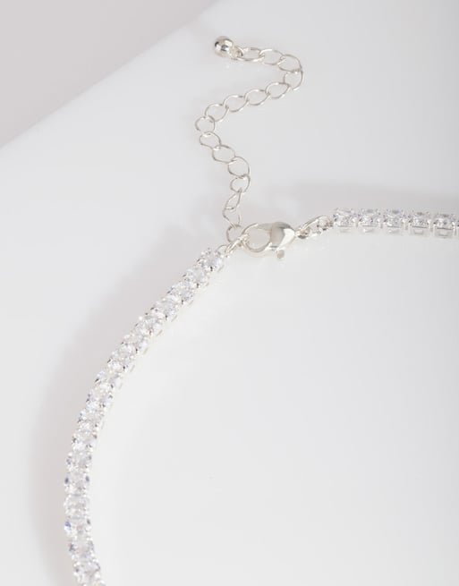 Set de collar de tenis y pendientes plateados con circonitas de Lovisa, 3 de 3