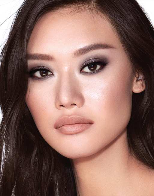 Set de maquillaje The Rock Chick Look colores claros de Charlotte Tilbury, 4 de 4
