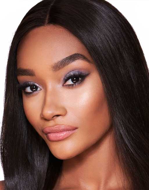 Set de maquillaje The Uptown Girl Look de Charlotte Tilbury: Tono Deep, 3 de 3