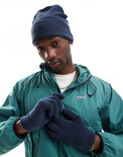 Set de regalo azul marino de gorro y guantes de Calvin Klein Jeans