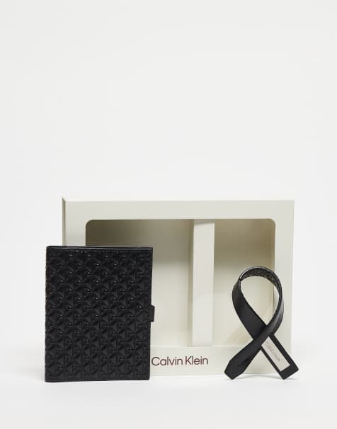 Set de regalo de etiqueta para equipaje y funda para pasaporte negros de Calvin Klein Jeans - view 1