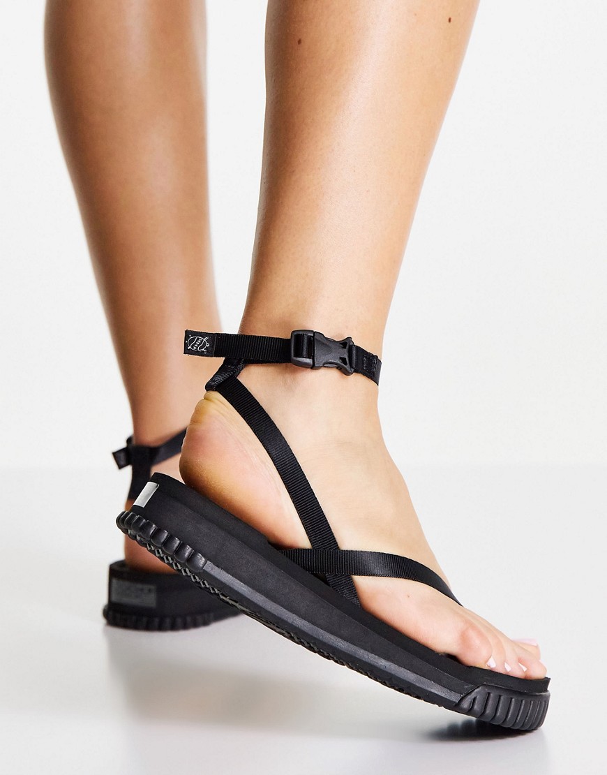 Shaka - Buena Vista - Platte sandalen met gekruiste bandjes in zwart
