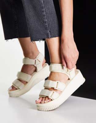 Shaka Neo Bungy platform sandals with double strap in natural | ASOS