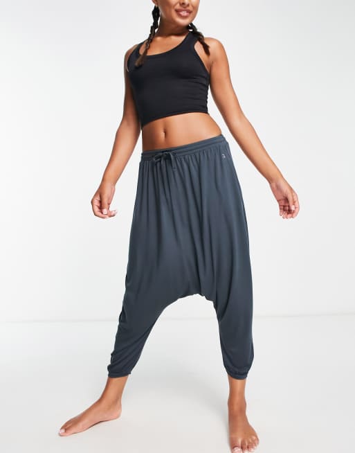 Shambhala – Kurze Lounge-Hose in Grau