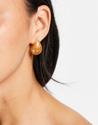 Shashi resin stud earrings in earth tone