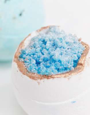 Ванная и душ  Asos Шипучка для ванны Miss Patisserie (Lapis Geode)-Бесцветный