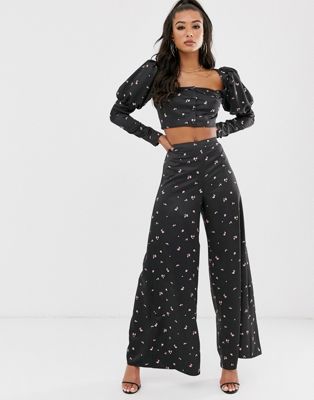 фото Широкие брюки с цветочным принтом из комплекта house of stars-черный