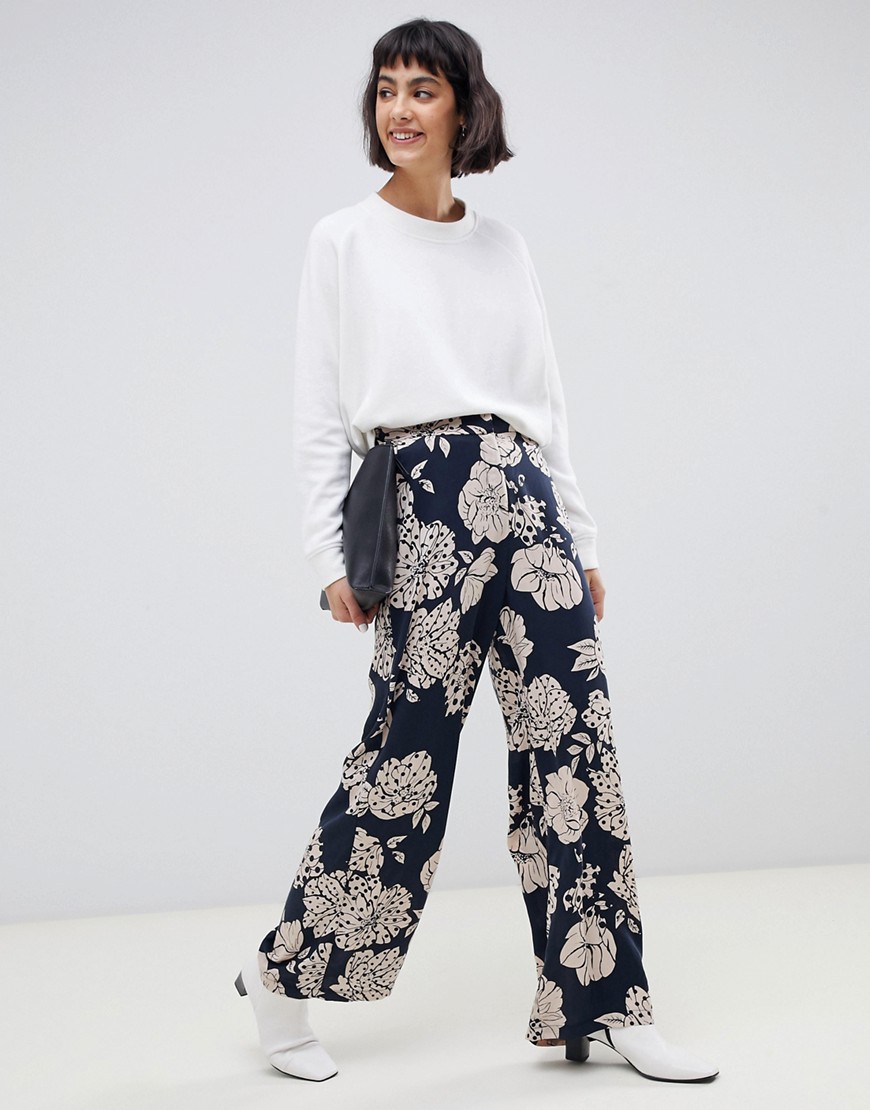 фото Широкие брюки с цветочным принтом selected fritzi-темно-синий