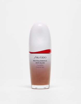 Shiseido Revitalessence Skin Glow Foundation SPF30 30ml | ASOS