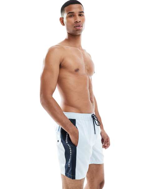 Shorts de baño azul hielo con logo de Barbour International - view 1