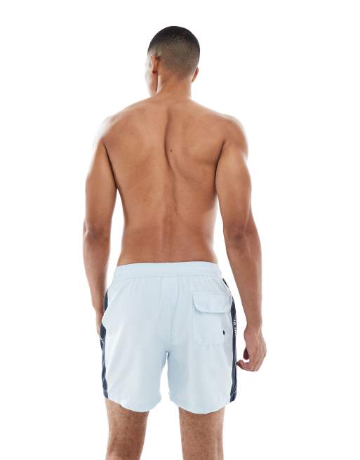 Shorts de baño azul hielo con logo de Barbour International  , 2 de 4