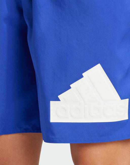 Shorts de baño azul lúcido y blancos con logo CLX de adidas, 2 de 4