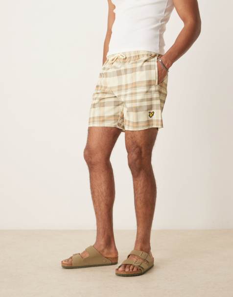 Shorts de baño beis de estilo resort con estampado de cuadros escoceses de Lyle & Scott - view 1