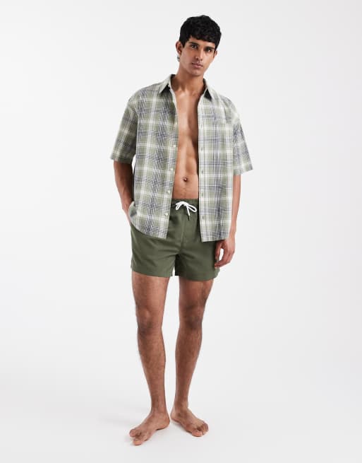Shorts de baño caquis de largo medio de New Look, 2 de 5