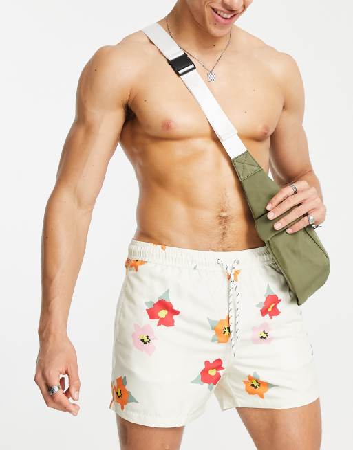 Shorts de baño color piedra con estampado floral de New Look