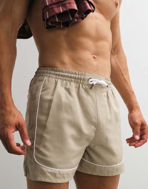 Shorts de baño color piedra con ribete en contraste de Aray, 2 de 9