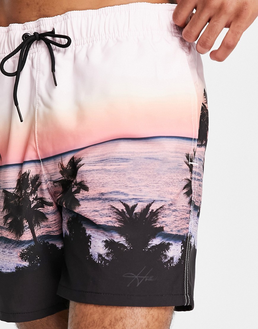 shorts de baño con estampado de playa y logo pequeño de hollister-rosa