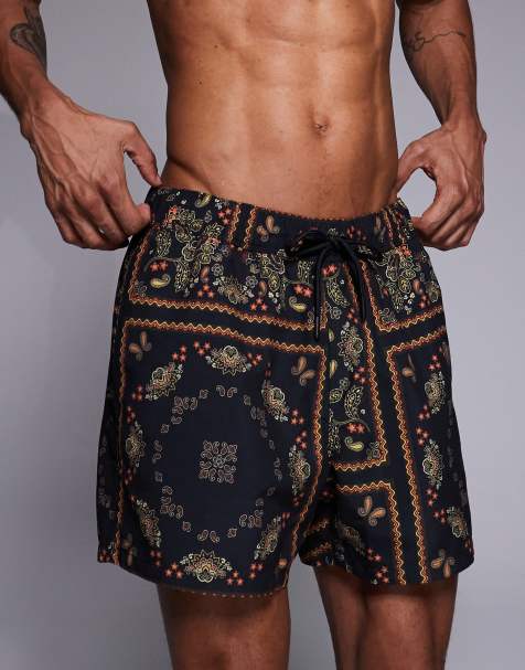 Shorts de baño cortos negros con estampado de cachemir estilo bandana de ASOS DESIGN - view 1