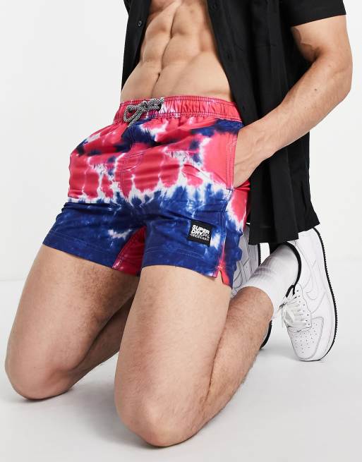 Shorts de baño de estilo volley con efecto tie dye de Superdry