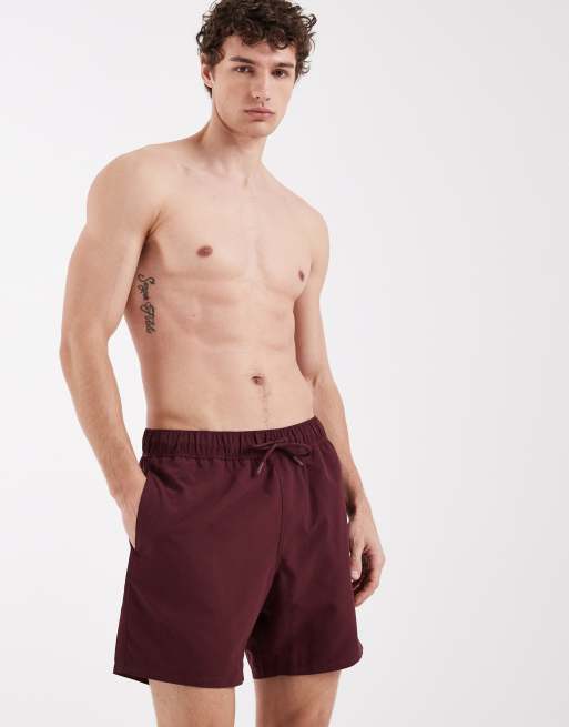 Shorts de baño de largo medio color burdeos de ASOS DESIGN