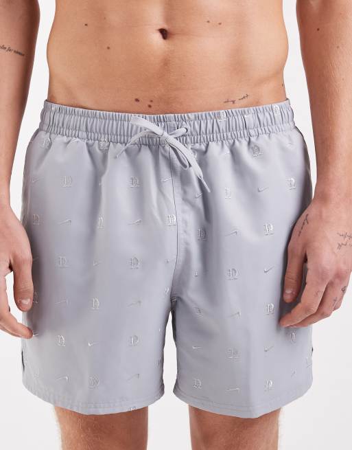 Shorts de baño grises de 5 pulgadas con forro Volley de Nike, 4 de 5