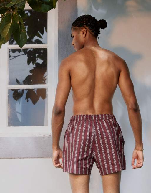 Shorts de baño muy cortos a rayas burdeos de sirsaca de ASOS DESIGN, 4 de 4