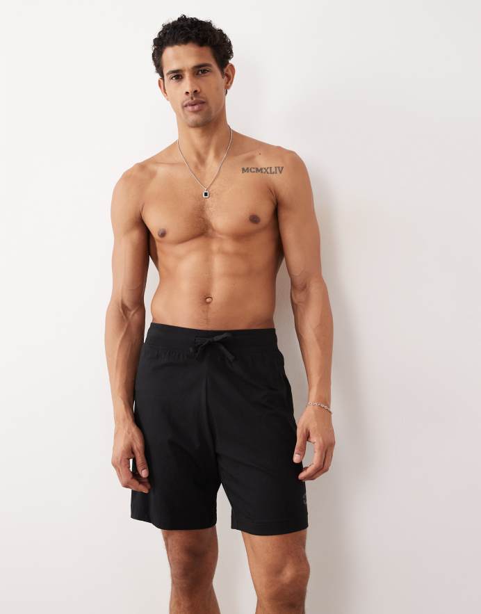 Hugo Red Shorts de baño negros Spray de