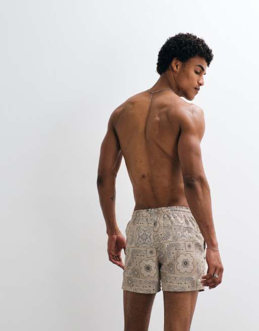 Shorts de baño verdes con estampado de cachemir de Aray, 5 de 7