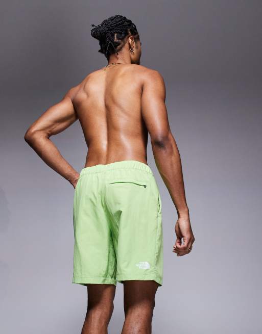 Shorts de baño verdes con logo de The North Face, 2 de 4