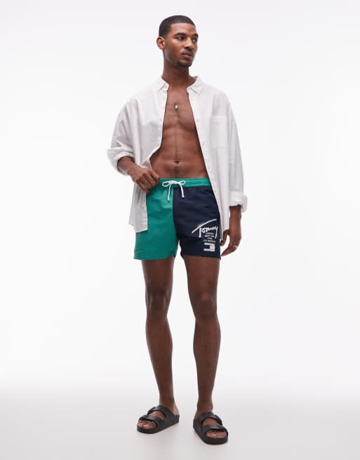 Shorts de baño verdes y azul marino con cordón ajustable de Tommy Hilfiger , 2 de 5