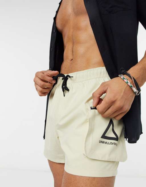 Shorts de baños cortos color piedra de estilo cargo con logo de ASOS Unrvlld Spply