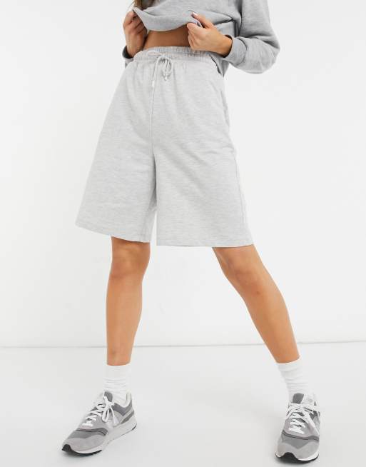 Shorts largos grises de tejido de sudadera de ASOS DESIGN ASOS